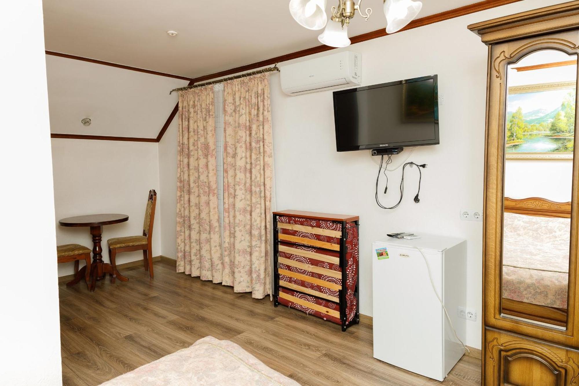 Gostyniy Dvir Synevir Hotel Synevyr Bagian luar foto