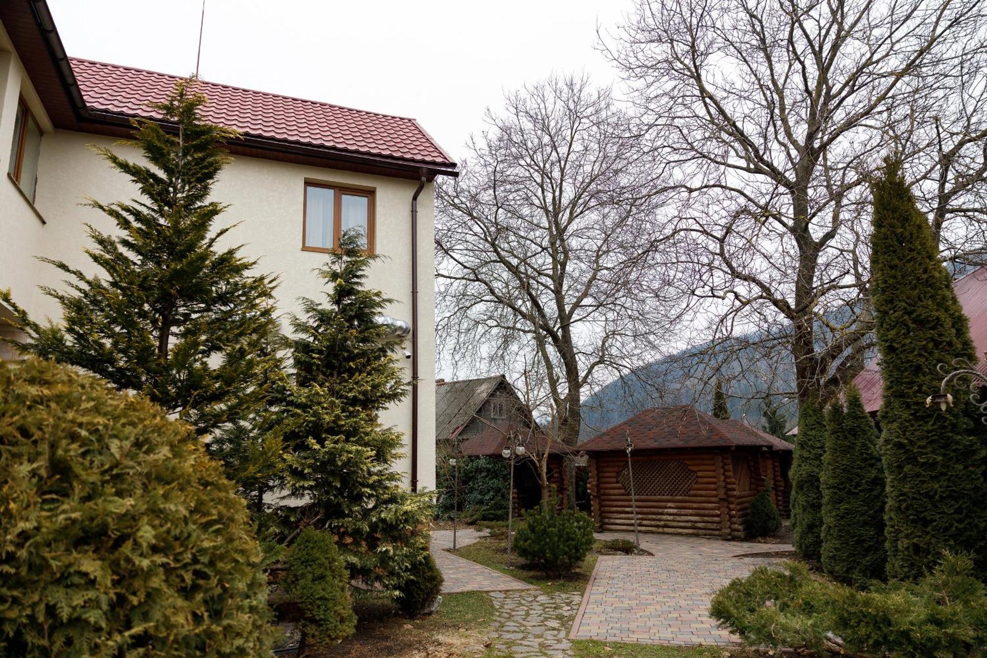 Gostyniy Dvir Synevir Hotel Synevyr Bagian luar foto