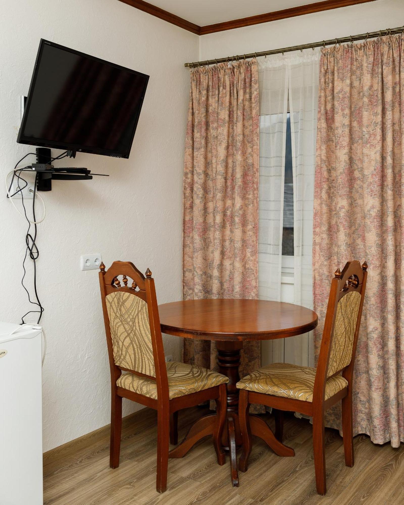 Gostyniy Dvir Synevir Hotel Synevyr Bagian luar foto